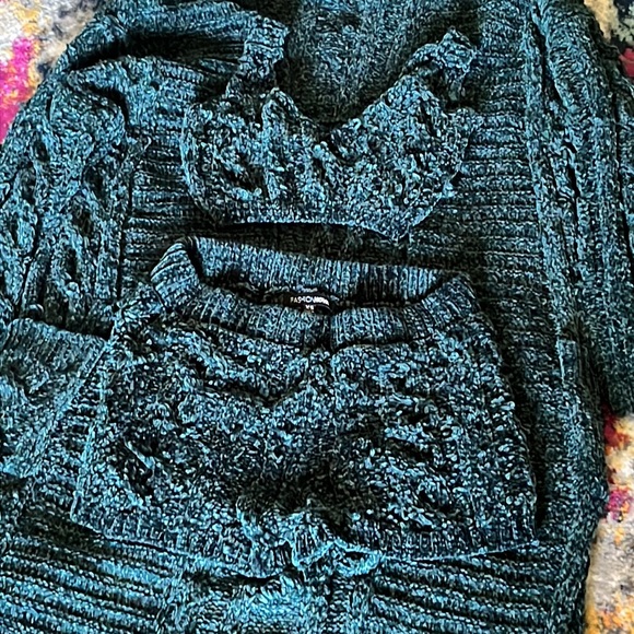 3 Piece Sweater Set - Picture 2 of 3